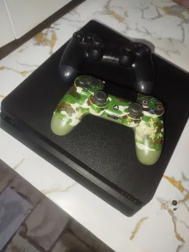 PS4 SLIM 1TB
