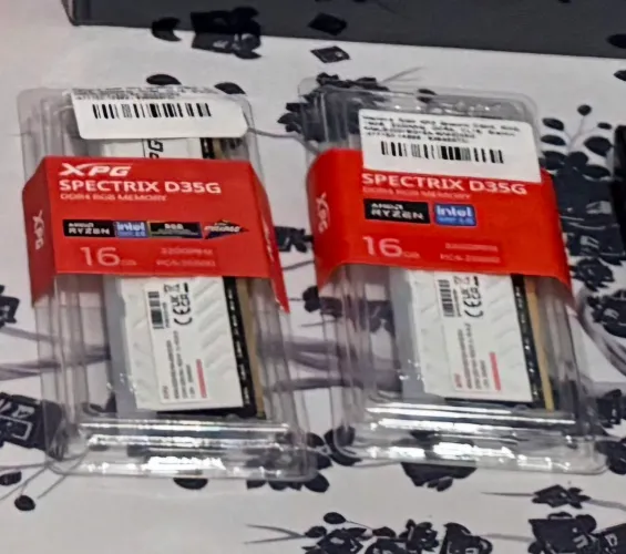 Memória RAM 2x16GB DDR4 XPG WHITE RGB 3200mhz