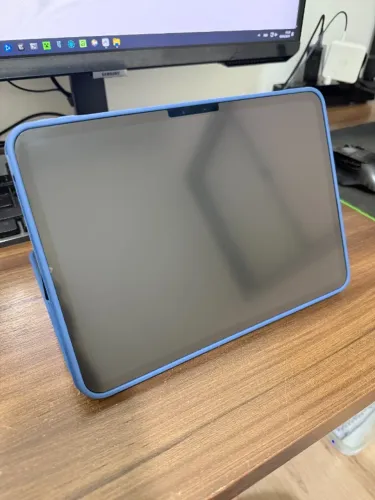 iPad Pro M4 11" 256GB + Capa ESR Shift + Capa ESR Hybrid