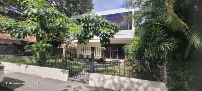 Excelente casa para Aluguel comercial com 12 salas, 400 m² no Parnamirim, próxima a tudo