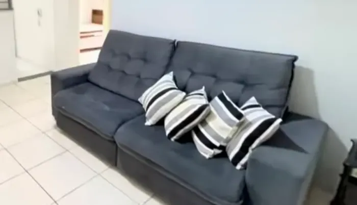 Sofá Retrátil SemiNovo