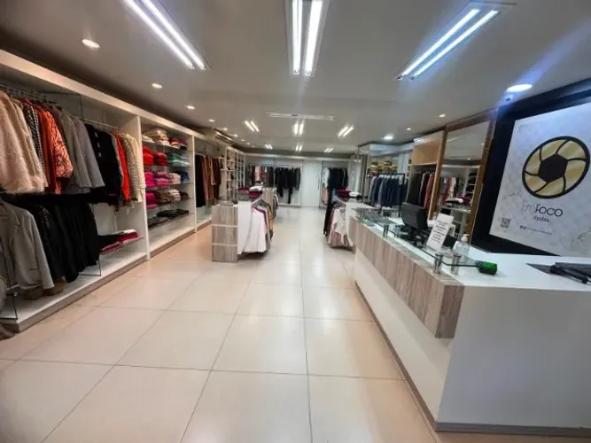 Venda de Mobiliário Comercial para Loja de Confecções