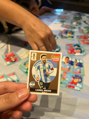 Vendo sticker bronze do Messi, figurinha!