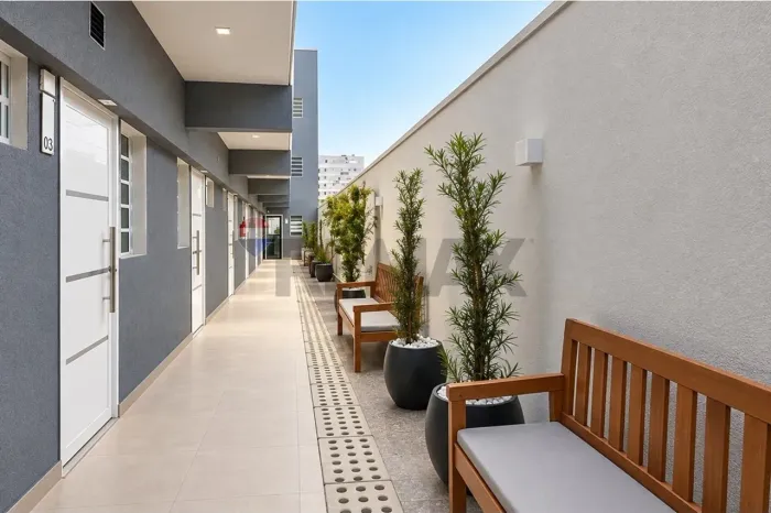 Locação Apartamento, 45m², mobiliado, Condomínio, internet, IPTU, água e luz inclusos - pr