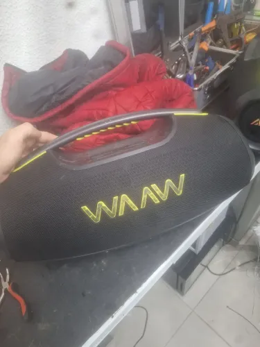 Caixa de Som WAAW HYPERBOOM 1000 ALOK a Prova d agua.