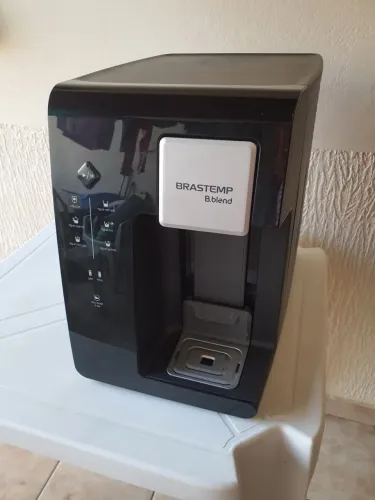 Máquina de Bebidas Brastemp B.blend com purificador - Preto