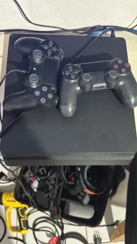 Vendo ps4 slim de 1TB com mais de 5 jogos em mídia digital