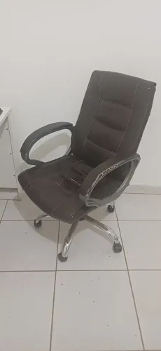 Cadeira De Escritório Presidente Giratória Com Regulagem ($100)