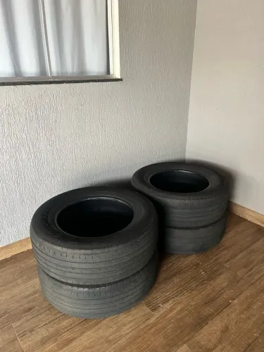 Vendo Pneu 235/65/17