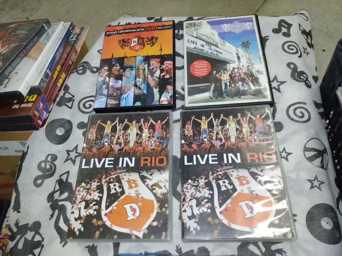 Rebeldes RBD em DVDs, usados, bom estado