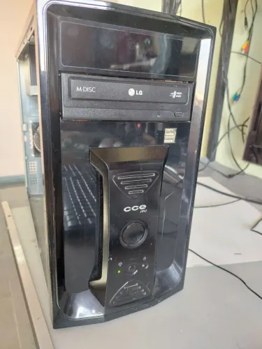 Gabinete com CPU i3 terceira geração 