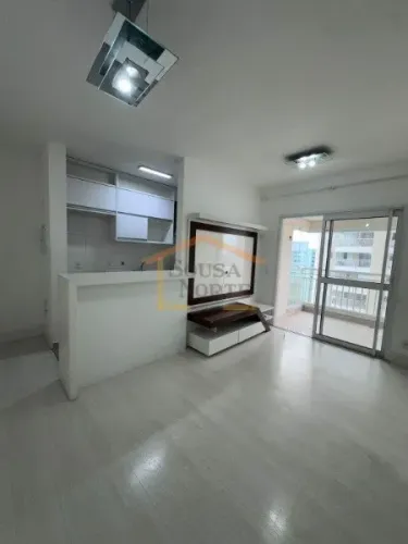 Apartamento 2 dormitórios, sendo 1 suíte, 1 vaga. Condomínio com área de lazer completa.