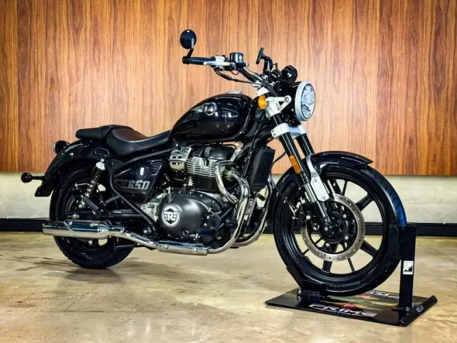 Royal Enfield Super Meteor 650 2025