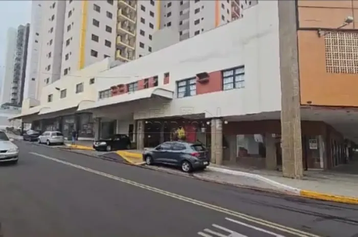 Loja no Trianon Market, ótima localização, em frente a Amantini veículos, próximo ao Bauru