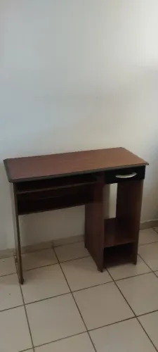 Escrivaninha usada