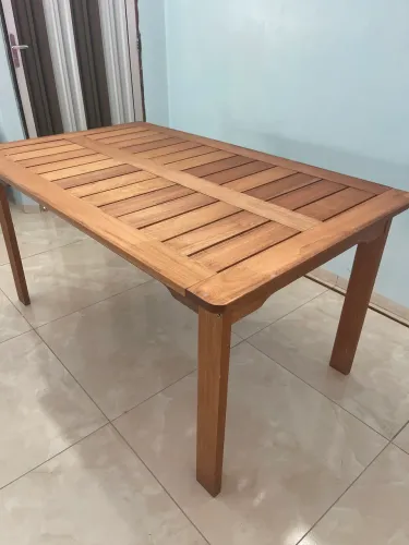 Mesa de madeira cedro