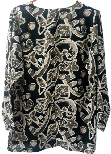 Linda e elegante blusa feminina de Poliéster estampada, tamanho M