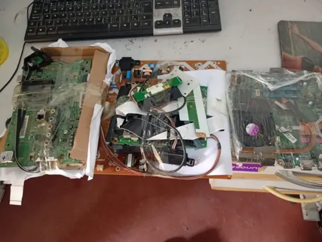 Vendemos placas e peças para vários modelos de TV veja a na lista !
