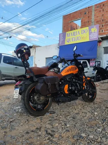 Uma moto com estilo e confiável. Pronta pra pegar a estrada e ser feliz. 