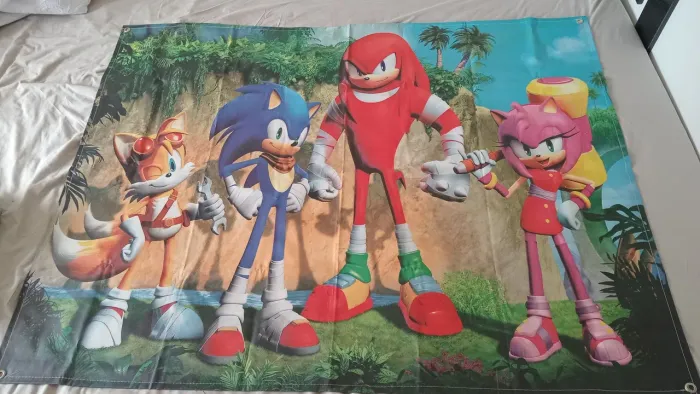 Vendo painel de lona e totem decorativos em mdf sonic.