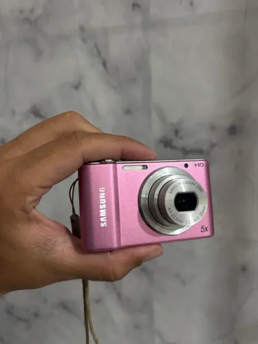 Câmera Samsung ST64 rosa 12.2mp