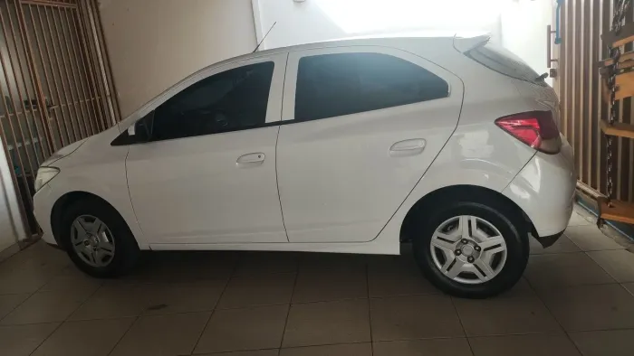 Chevrolet Onix Hatch LT 1.0 8V Flex Power Mec. 4P 2013