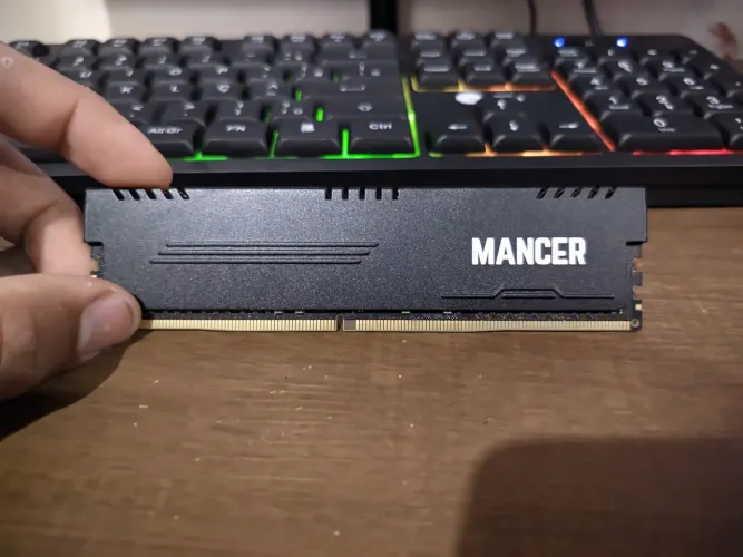Troco memória RAM DDR4 16 GB