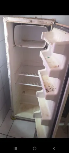 Geladeira, valor $140 reais 