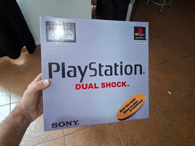 Caixa Playstation 1 Vazia