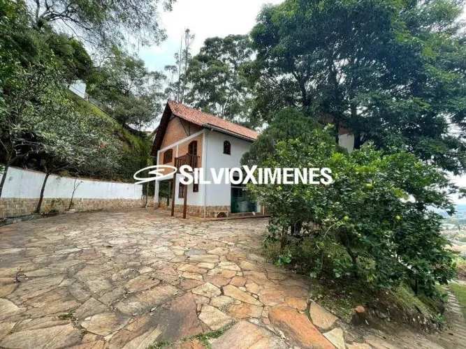 Residencial Casa no Belvedere com 540,00 (M²), 4 quartos e 5 vagas para Venda