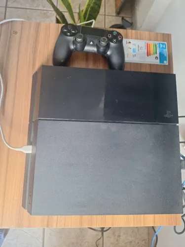 playstation 4 fat 500gb, revisado com limpeza e pasta térmica nova.