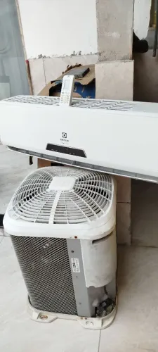 Vendo ar condicionado split 18 mil BTUs da Eletrolux 