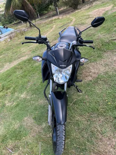 Vende-se titan 2024 único dono