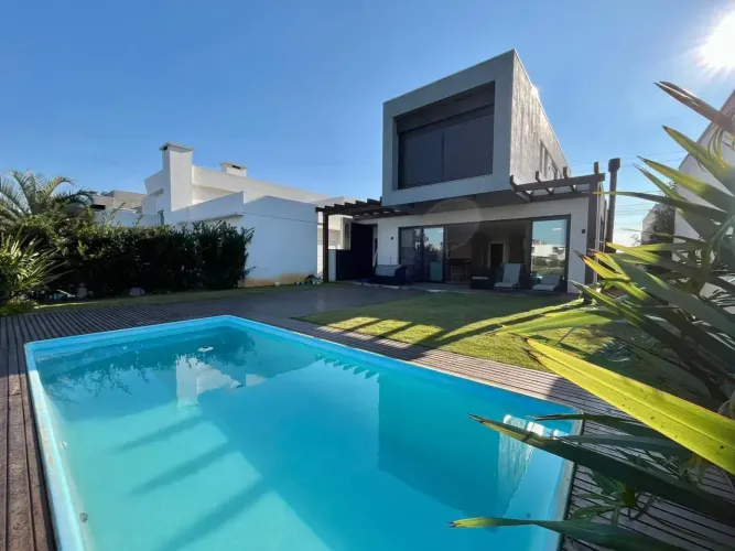 Imóvel para venda tem 158 metros quadrados com 4 quartos em Rainha Do Mar - Xangri-Lá - RS