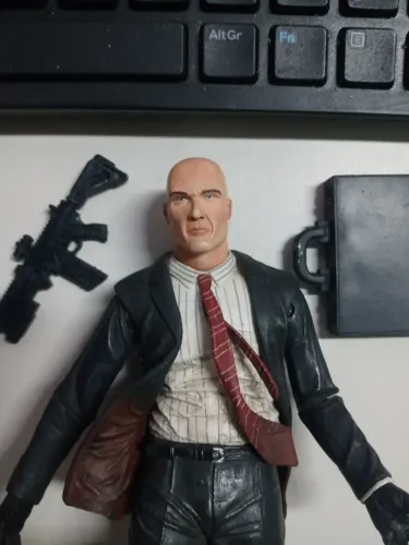 Action figure neca Hitman