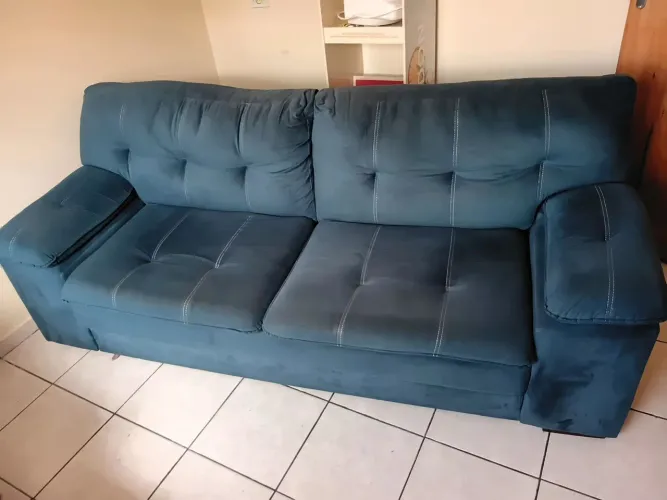 Sofa grande2,10 de comprimento por 87 de largura e 60 de profundidade