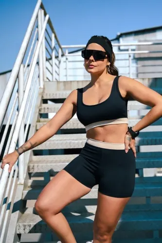 Conjunto Fitness Bella Top E Shorts Feminino Poliamida - Preto/Duna - Tam M, G