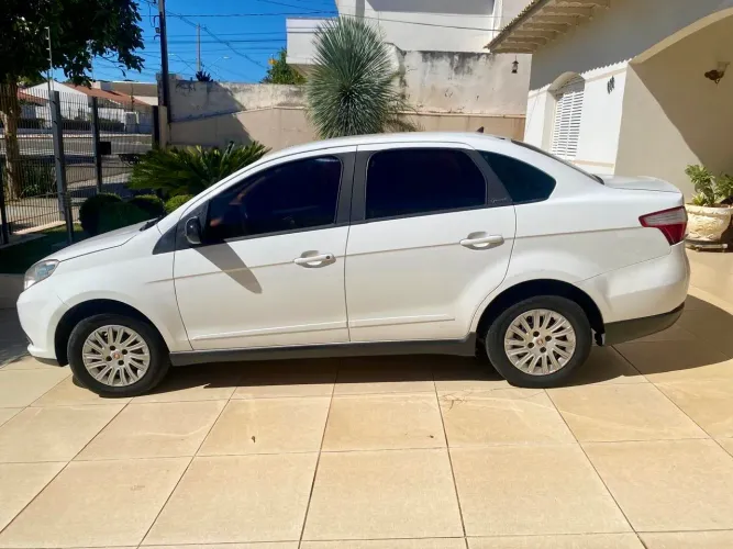 Fiat Grand Siena Attrac. 1.4 EVO F.flex 8V 2013