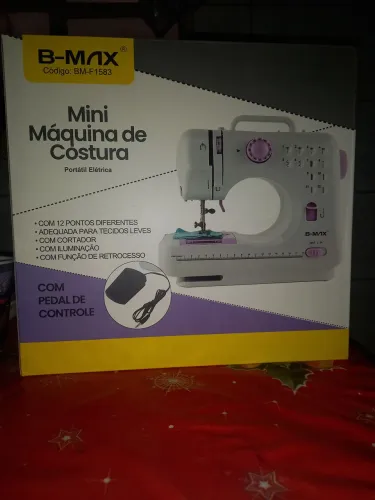 Mini maquina de custura no precinho pra leva logo