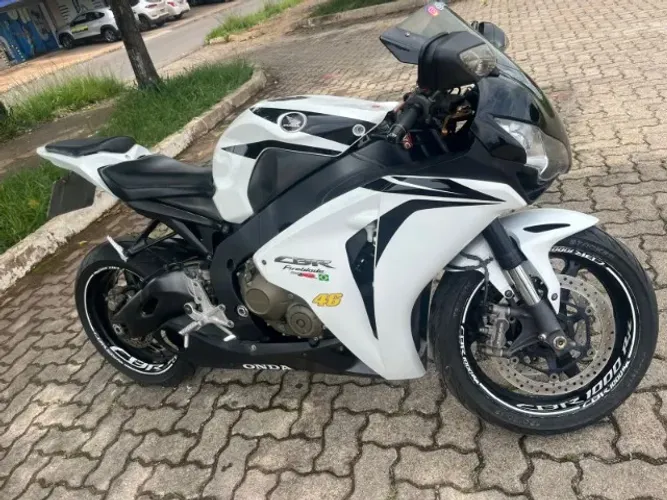 Honda  CBR 1000 RR Fire Blade troco por carro 