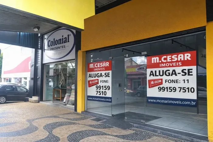 Loja ponto comercial, 180 m² 2 banheiros , Centro de Indaiatuba, Av Candelária - Pé direit