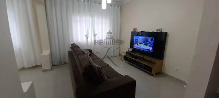 Excelente Casa Comercial no Jardim América com 4 Dormitórios e Edícula