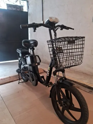 BICICLETA ELÉTRICA LEV COM UM MES DE USO