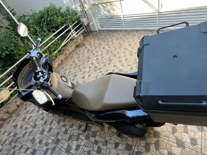 Honda PCX 160 DLX ABS 2025 - Impecável! Apenas 4.800 km + Garantia de Fábrica + Acessórios