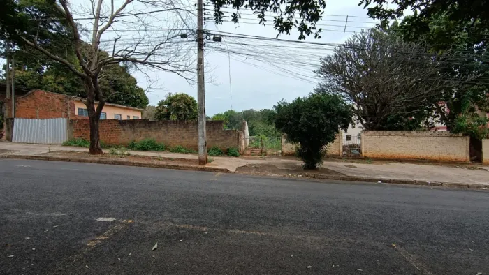 Terreno à venda em Maringá, Zona 07, com 1503.8 m²