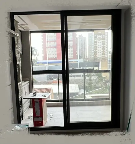 Porta de alumínio com vidro 2 folhas