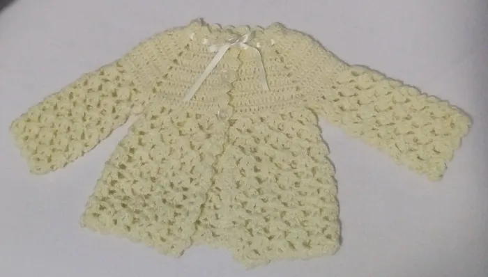 Roupinhas de lã, para bebê ou bonecas