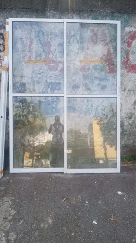 Porta balcão branca linha Gold 