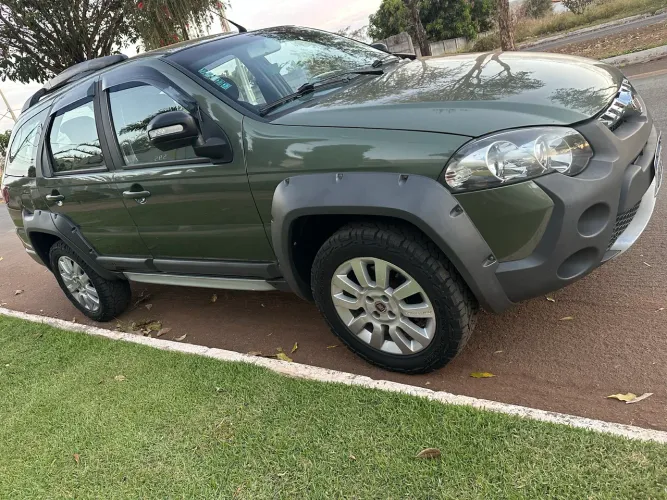 Fiat Palio Weekend Adventure Locker 1.8 Flex 2016