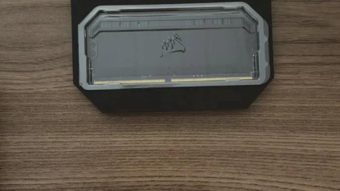 Memória RAM Corsair Dominator Platinum RGB 8GB DDR4 3200 (PC4-25600) C16